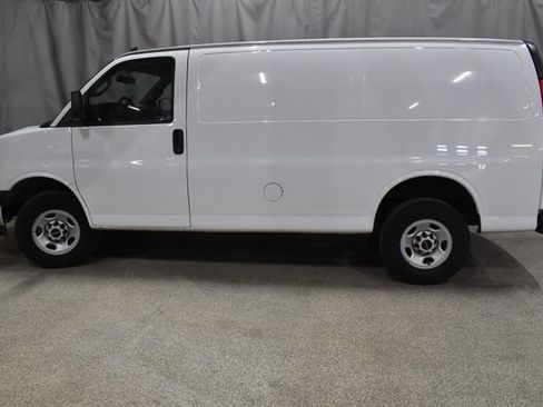 Used 2023 GMC Savana 2500 w/ Driver Convenience Package image 7