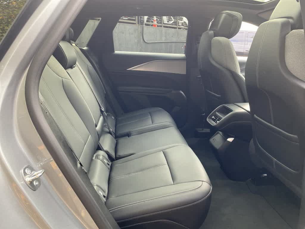 Used 2024 Cadillac Lyriq Tech AWD/4WD image 18