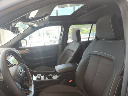 Certified 2025 Jeep Grand Cherokee Laredo X w/ Luxury Tech Group I RWD image 21