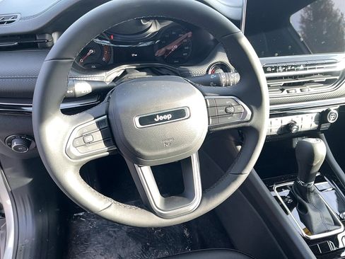 New 2026 Jeep Compass Latitude image 11