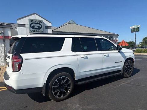 Used 2022 Chevrolet Suburban RST w/ Luxury Package AWD/4WD image 16