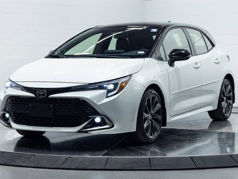 Used 2025 Toyota Corolla XSE image 6