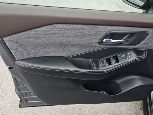 Used 2023 Nissan Rogue SV image 22