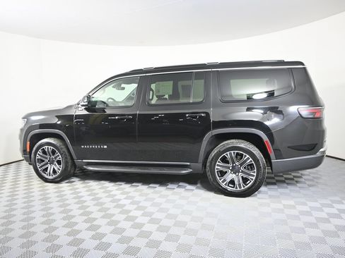 Used 2022 Jeep Wagoneer Series III image 3