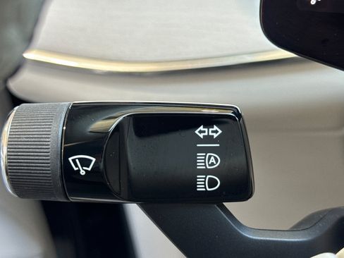 Certified 2025 Volvo EX90 Ultra AWD/4WD image 33