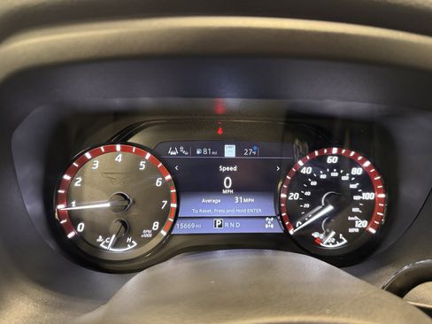 Used 2024 Nissan Titan PRO-4X w/ Pro-4x Utility Package image 15