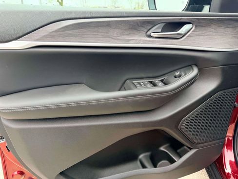 New 2026 Jeep Grand Cherokee L 4WD image 13