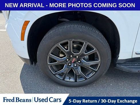 Used 2025 GMC Yukon Elevation w/ Elevation Premium Package AWD/4WD image 4