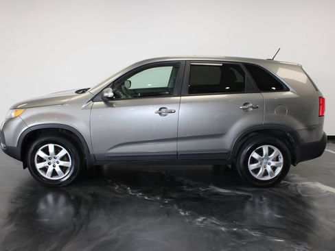 Used 2012 Kia Sorento FWD w/ Third Row Pkg image 26