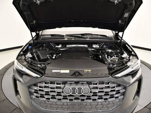 Used 2025 Audi Q5 Premium Plus w/ Premium Plus AWD/4WD image 12
