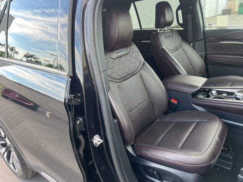 Used 2025 Ford Explorer Platinum w/ LUX Leather Package image 28