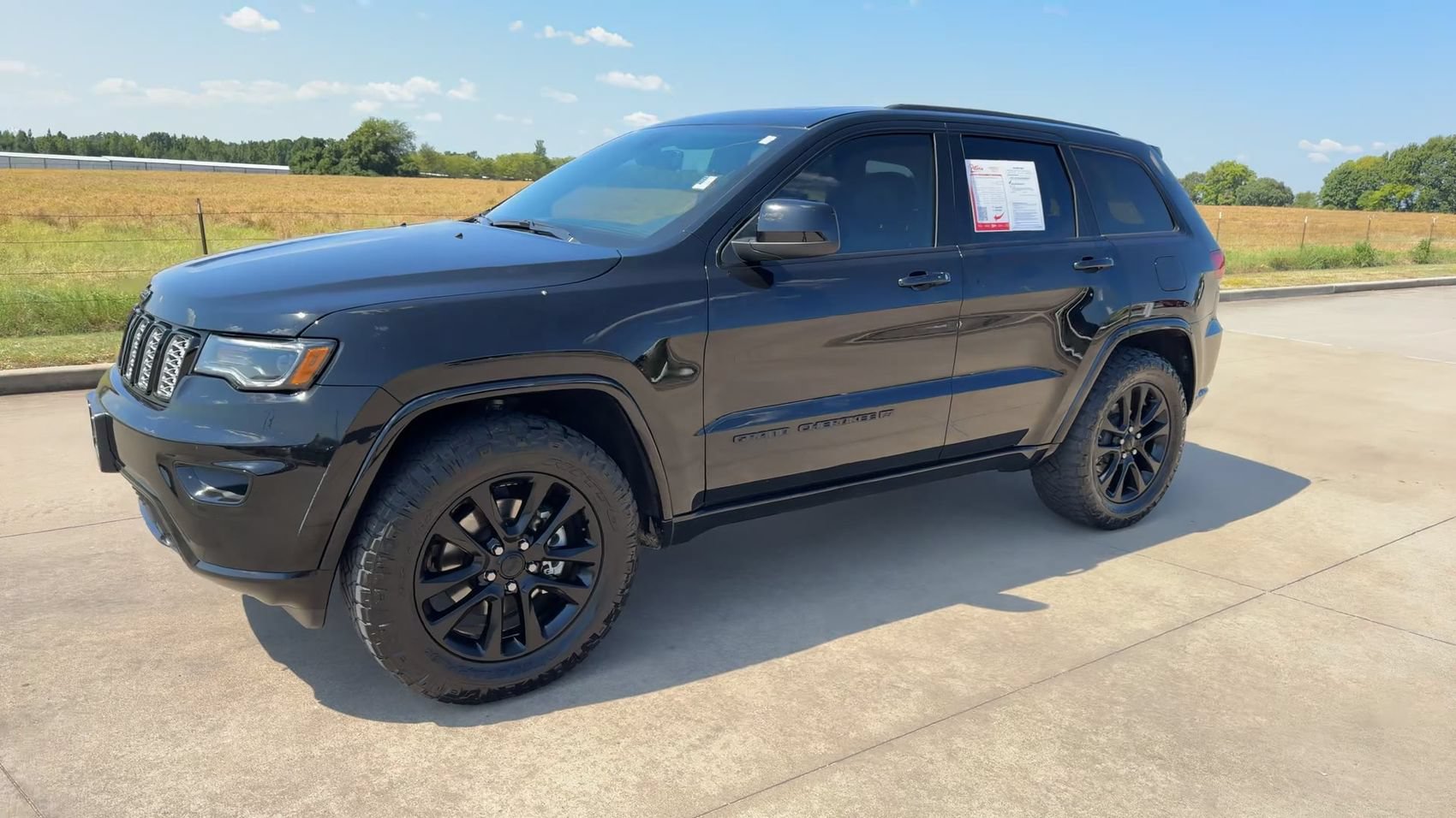 Used 2022 Jeep Grand Cherokee Laredo X RWD image 4