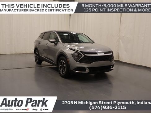 Used 2024 Kia Sportage LX image 1