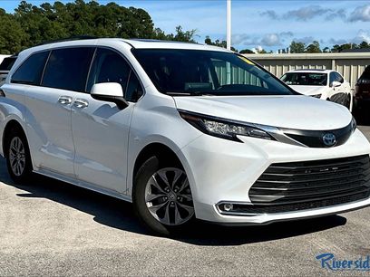 Used 2023 Toyota Sienna XLE
