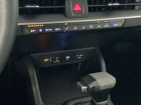 Used 2025 Kia K4 FWD image 23