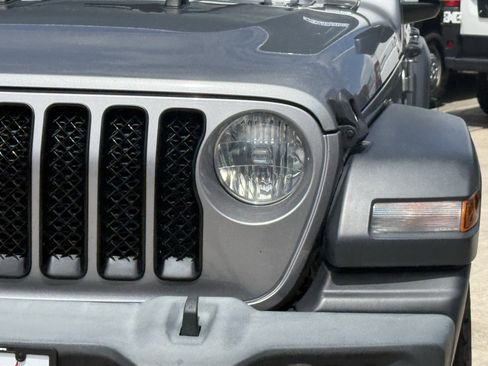Used 2019 Jeep Wrangler Unlimited Sport S AWD/4WD image 11
