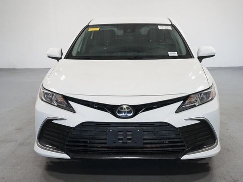 Used 2022 Toyota Camry LE FWD image 2