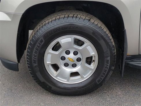 Used 2009 Chevrolet Tahoe LT w/ Convenience Package image 31