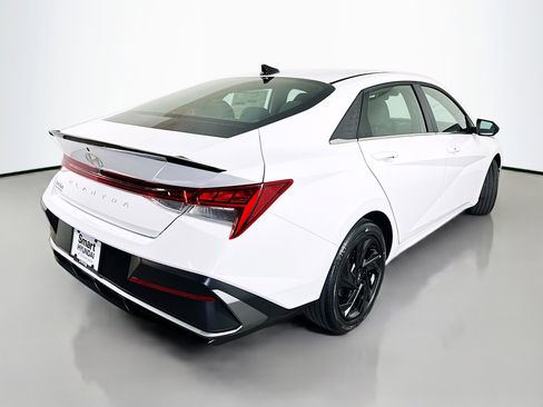 New 2026 Hyundai Elantra SEL Sport Premium FWD image 7