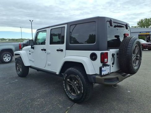 Used 2017 Jeep Wrangler Unlimited Sahara AWD/4WD image 5