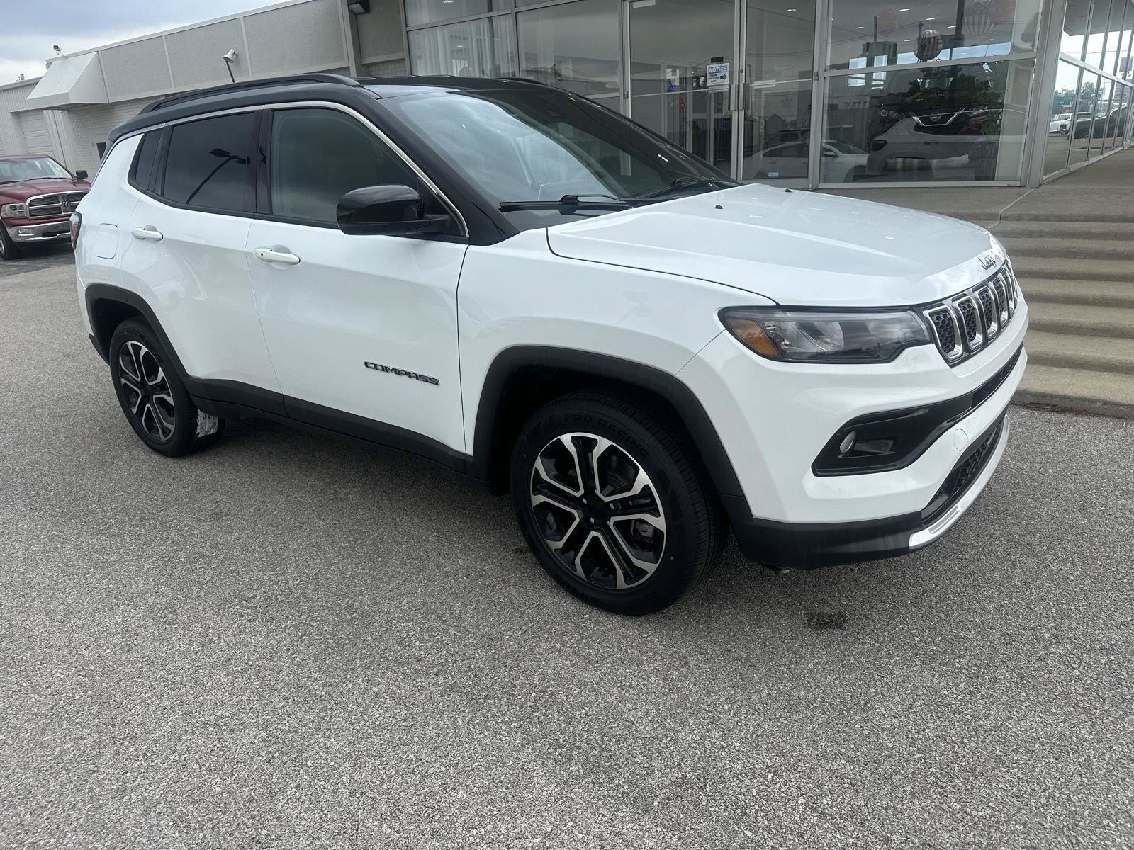 Used 2023 Jeep Compass Limited AWD/4WD image 2