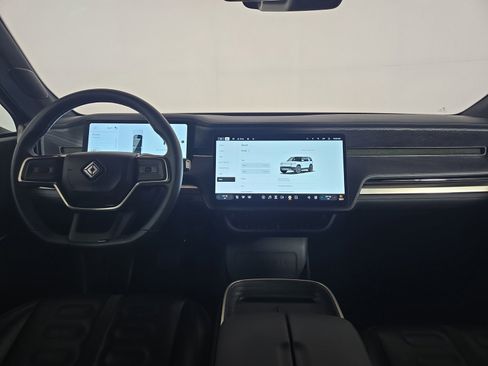 Used 2025 Rivian R1S Adventure image 27