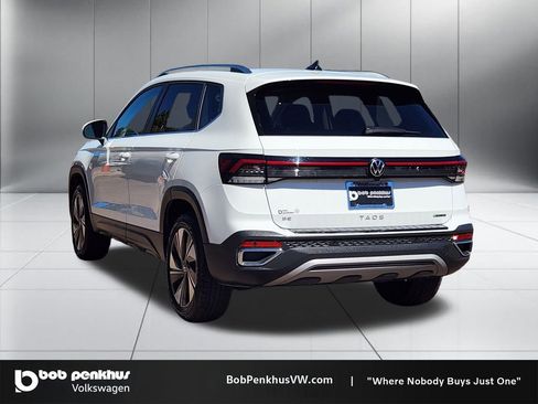 Used 2025 Volkswagen Taos SE AWD/4WD image 27