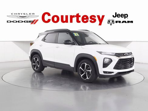 Used 2021 Chevrolet TrailBlazer RS w/ Technology Package image 1