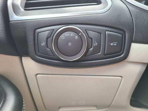 Used 2018 Ford Edge Titanium w/ Equipment Group 302A AWD/4WD image 21