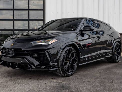 Used 2024 Lamborghini Urus Performante AWD/4WD image 1
