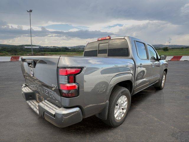 Used 2022 Nissan Frontier SV RWD image 3