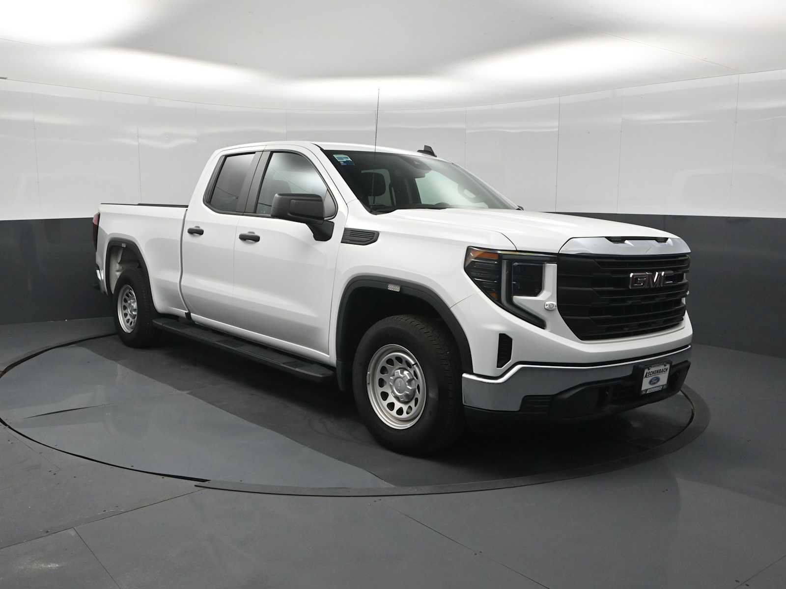 Used 2024 GMC Sierra 1500 Pro w/ Pro Value Package AWD/4WD image 2
