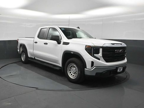 Used 2024 GMC Sierra 1500 Pro w/ Pro Value Package AWD/4WD image 2