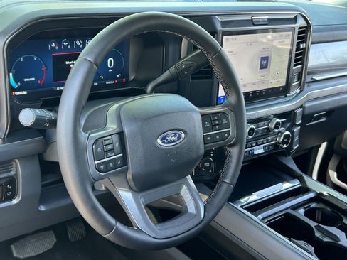 Used 2025 Ford F250 Lariat AWD/4WD image 27