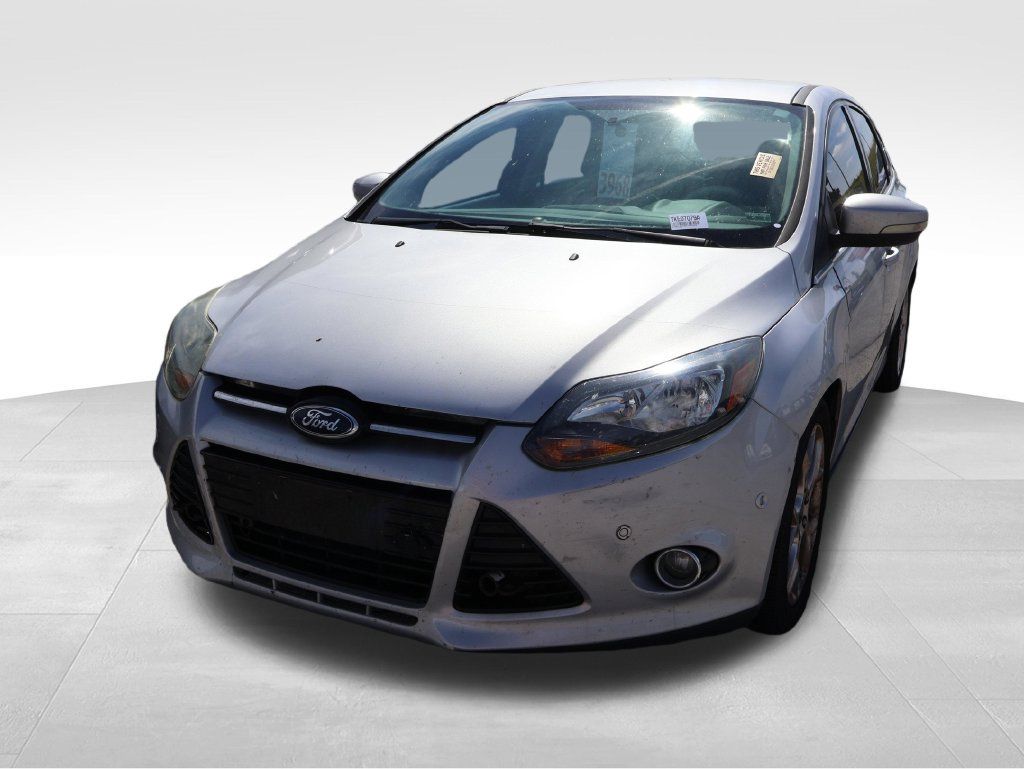 Used 2014 Ford Focus Titanium FWD image 2