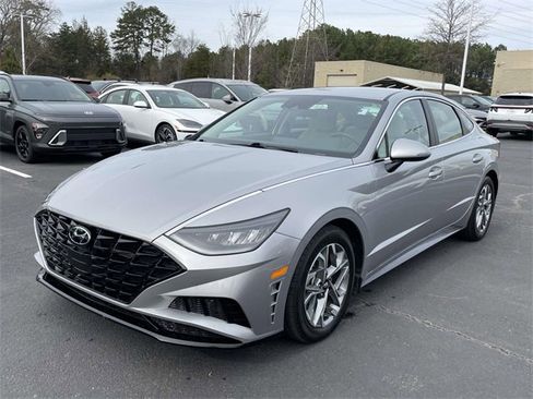Used 2023 Hyundai Sonata SEL image 3