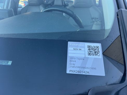 Used 2019 Toyota RAV4 Limited image 25