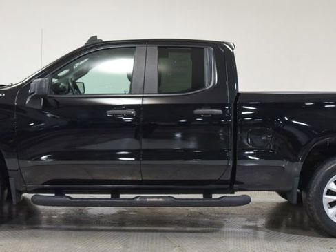 Used 2020 Chevrolet Silverado 1500 Custom w/ Custom Value Package image 8