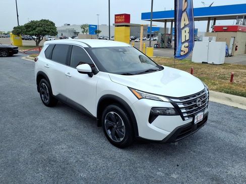 Used 2024 Nissan Rogue SV FWD image 7