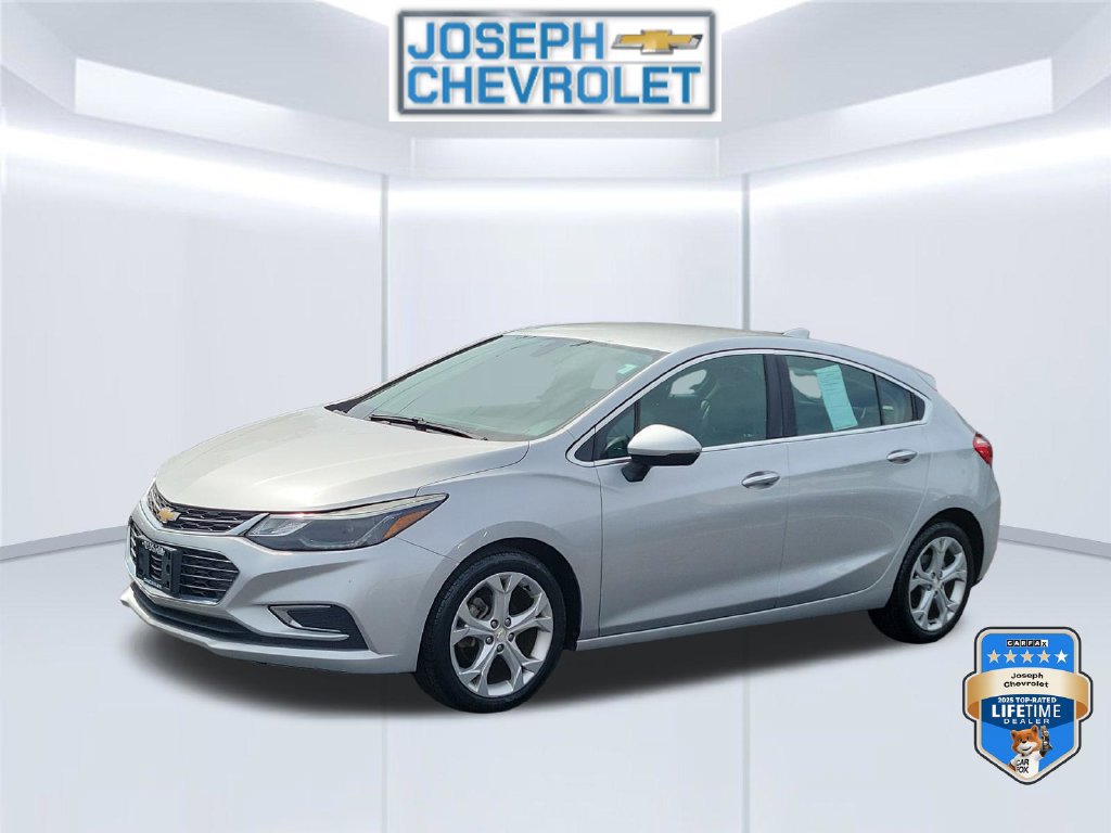 Used 2018 Chevrolet Cruze Premier FWD image 2