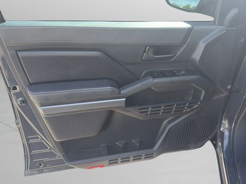 Used 2025 Toyota Tacoma SR5 RWD image 15