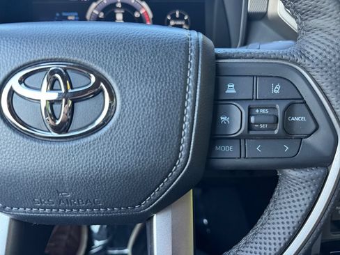 Used 2026 Toyota Tundra Limited AWD/4WD image 30
