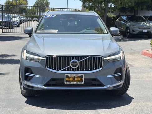 Certified 2023 Volvo XC60 T8 Plus AWD/4WD image 2
