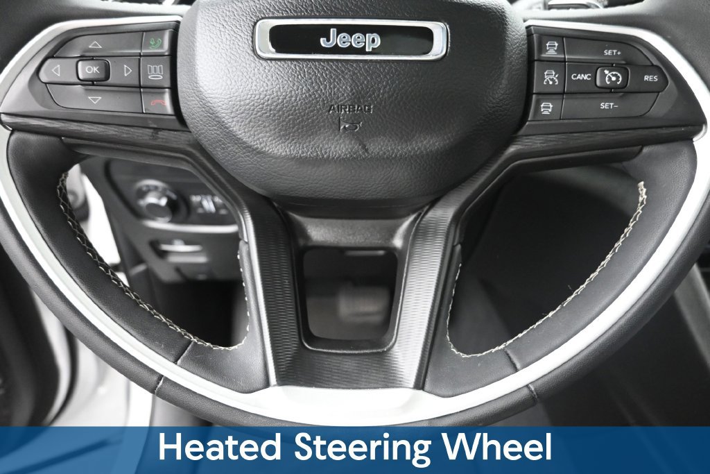 Used 2023 Jeep Grand Cherokee Altitude AWD/4WD image 20