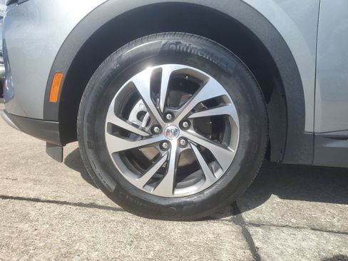 Used 2023 Buick Envision Essence image 7