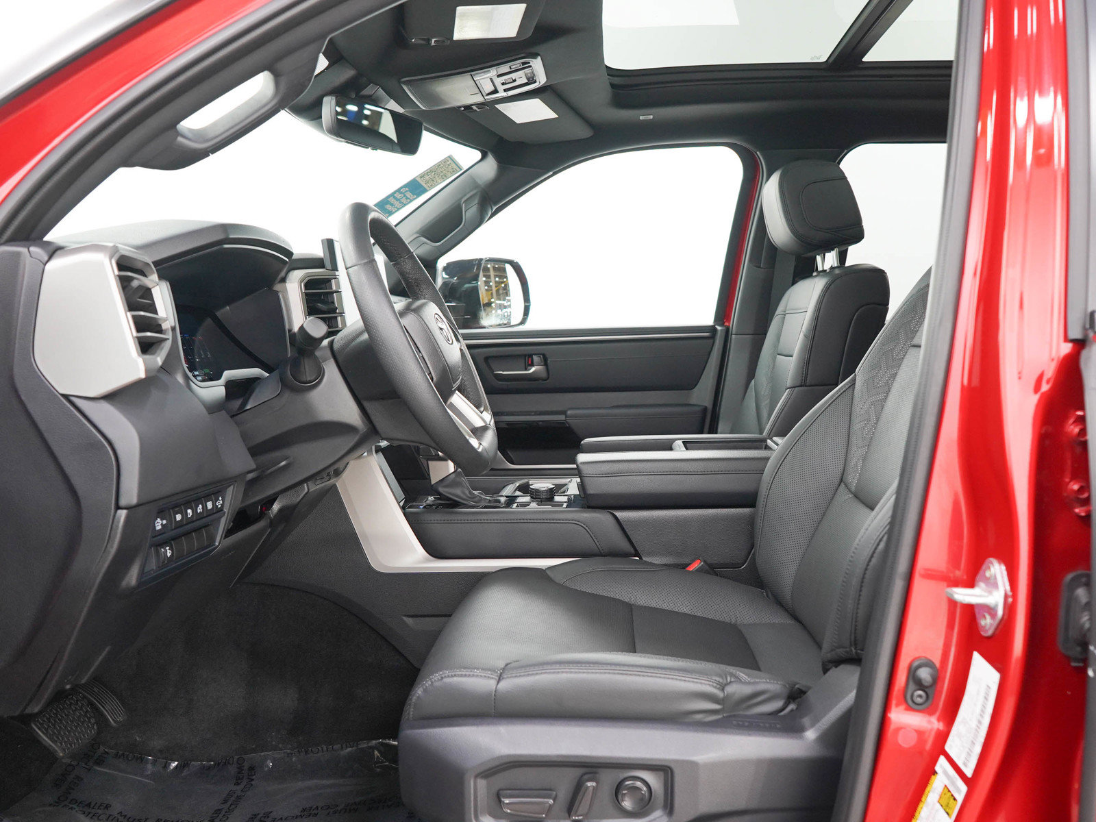 Used 2025 Toyota Tundra Limited AWD/4WD image 23