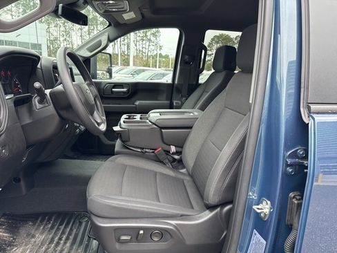 Used 2026 Chevrolet Silverado 2500 Custom w/ Custom Value Package image 9