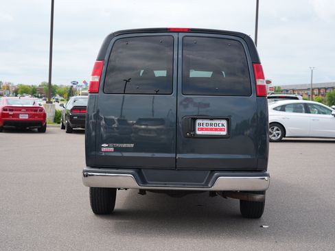 Used 2018 Chevrolet Express 3500 LT w/ LT Preferred Equipment Group RWD image 4