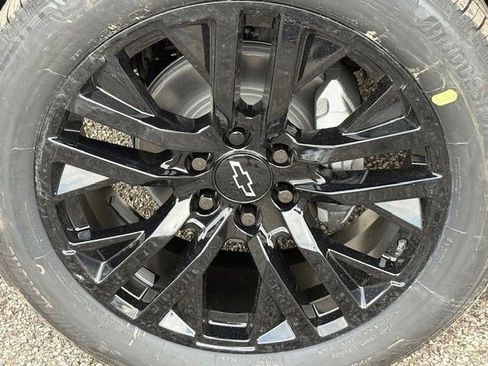 New 2025 Chevrolet Suburban Premier image 11