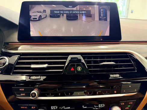 Used 2019 BMW 530i w/ Premium Package RWD image 37